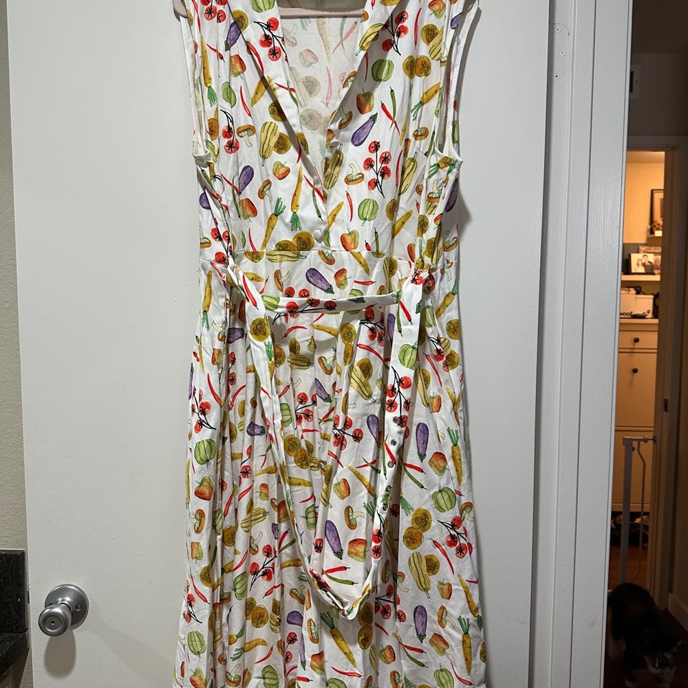 Sleeveless Dress with Fruit Pattern